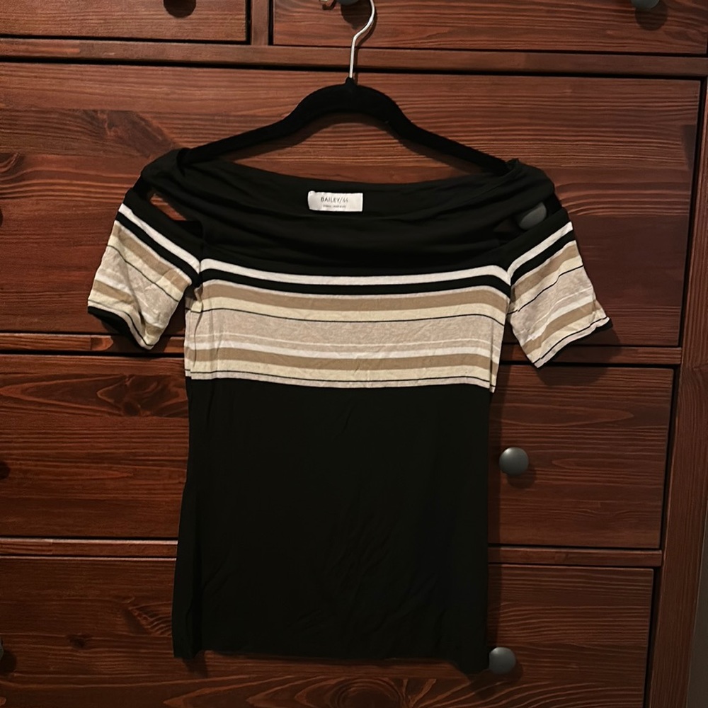 Bailey 44 Like new top (XS)